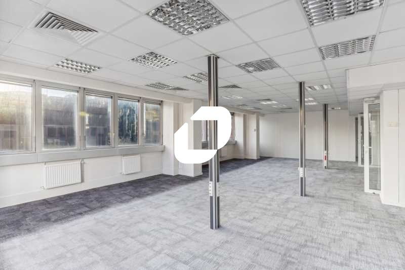 Situé dans le quartier d'affaires du Val de Fonte