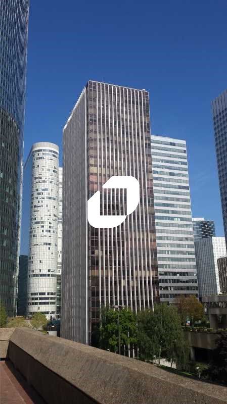 Immprove vous propose une surface de bureaux enti