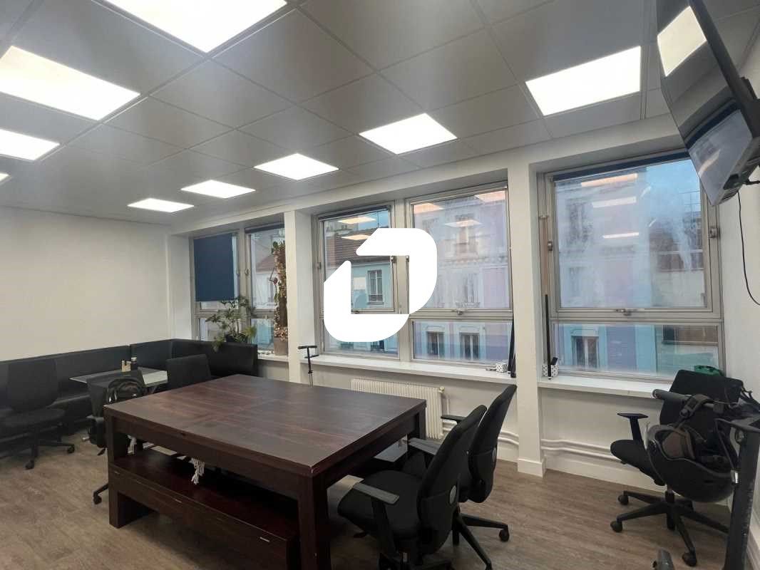 A proximité du centre commercial SO OUEST à LEVAL