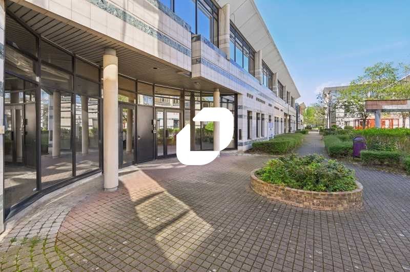 Dans un immeuble de standing au sein du Parc des 