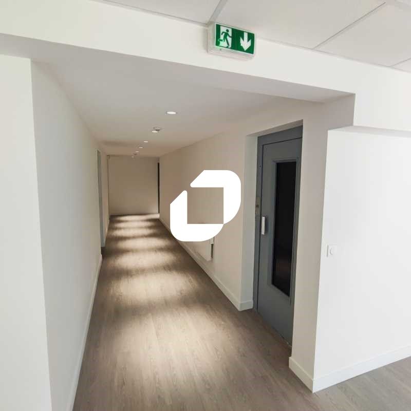 Situé à proximité des Bords de Marne, dans la cha