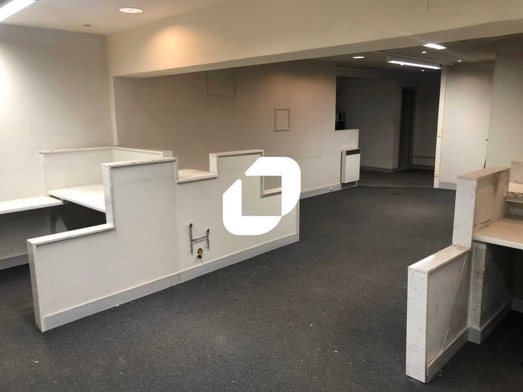 Dans le 16e arrondissement, à proximité de la rue