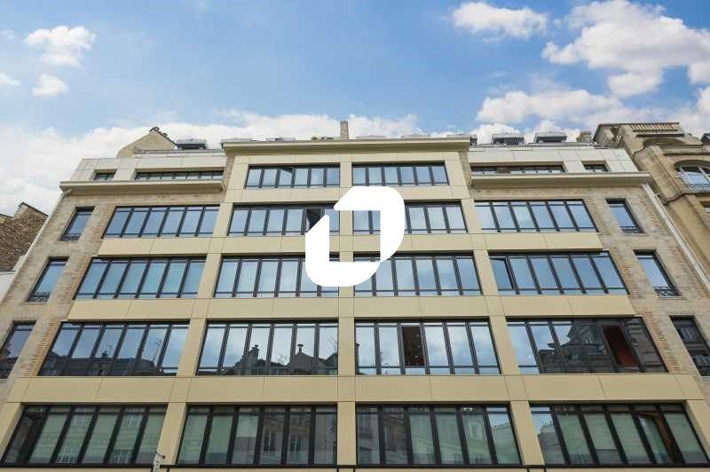 À deux pas de la Place des Victoires, au coeur d'