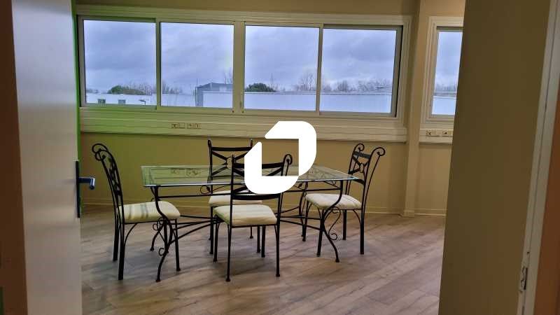 A proximité de l'autoroute A4 à Quincy Voisins, I