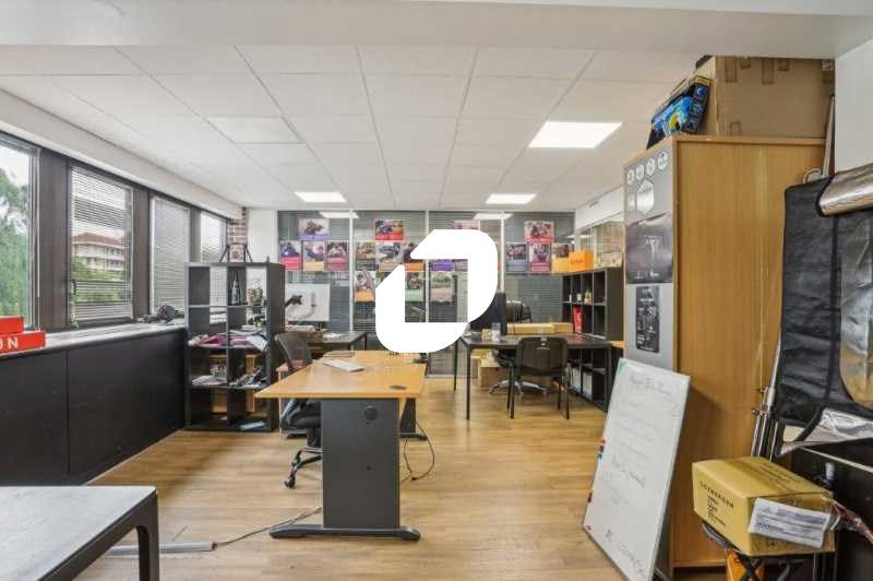 Immprove vous propose des bureaux rénovés de 593m