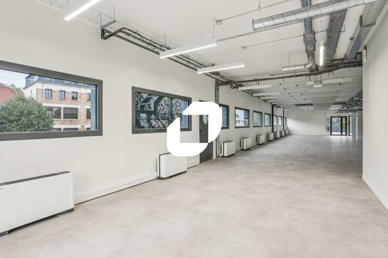 Idéalement situés à proximité immédiate du RER A 