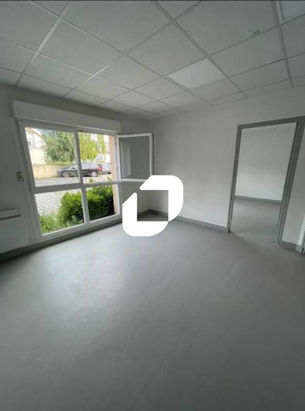 Situé à Bussy Saint Georges, à proximité de l'aut