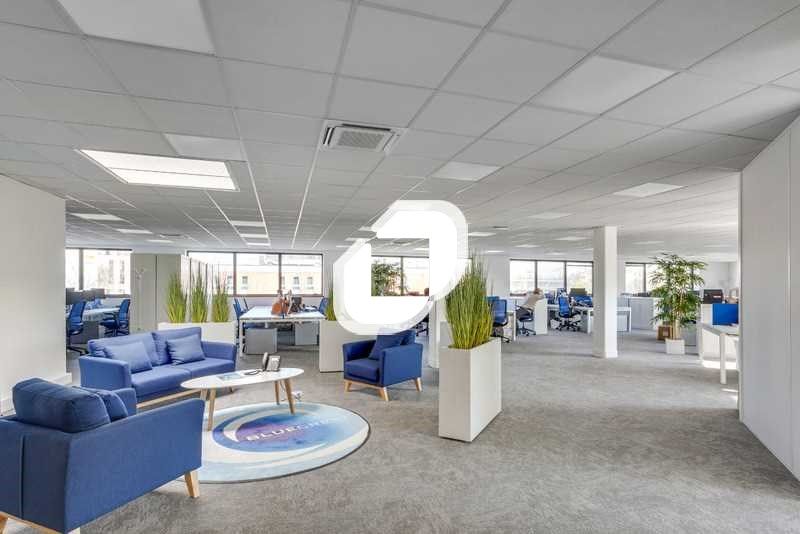 Dans un parc paysager agréable à proximité immédi