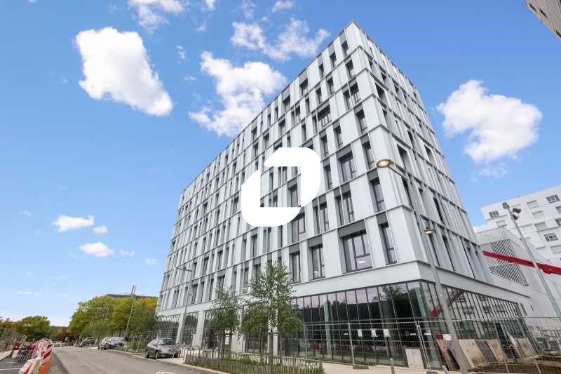 Au sein de la cité universitaire Descartes, à pro