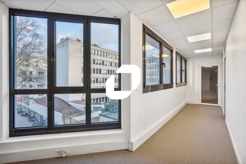 146m² de bureaux proche métro 13 et gare Clichy L