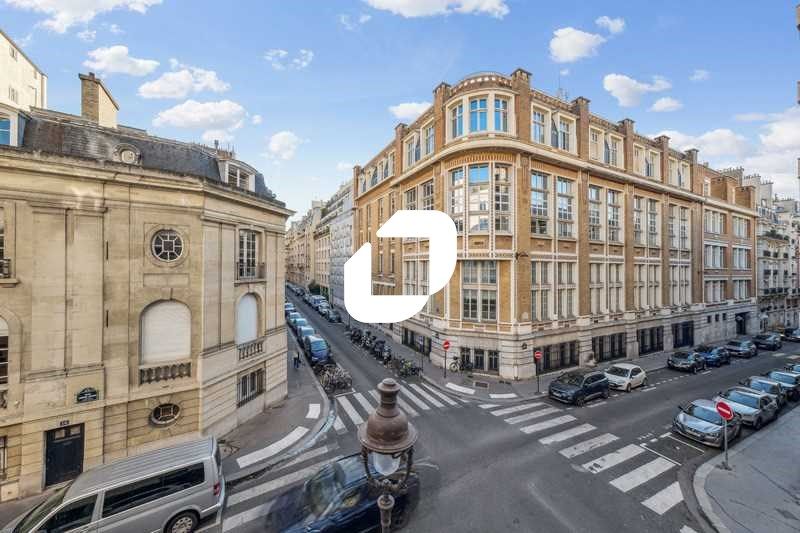 En plein coeur du quartier d'Auteuil, à proximité