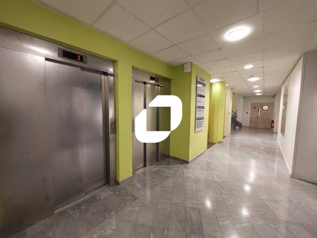 Dans un parc tertiaire dynamique, au coeur du Pla