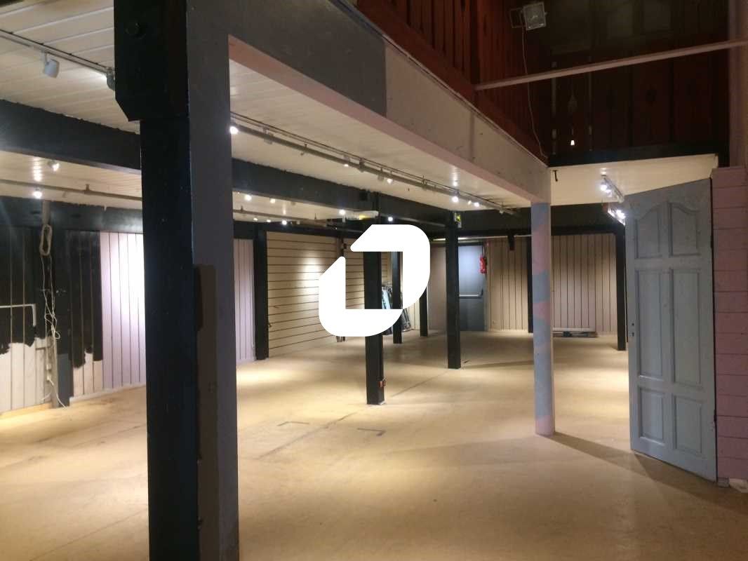 Immprove vous propose à la location un local comm