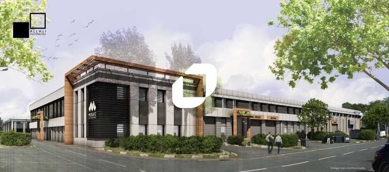 À proximité de l'autoroute A10, des nationales N1