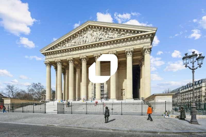 Place de la Madeleine à proximité immédiate du mé