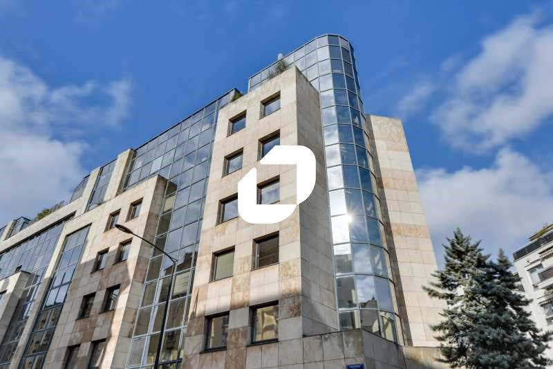 Au sein d'un immeuble de standing disposant d'une