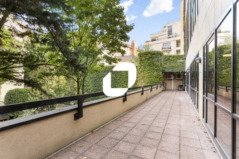 Au sein d'un immeuble tertiaire de standing  Immp