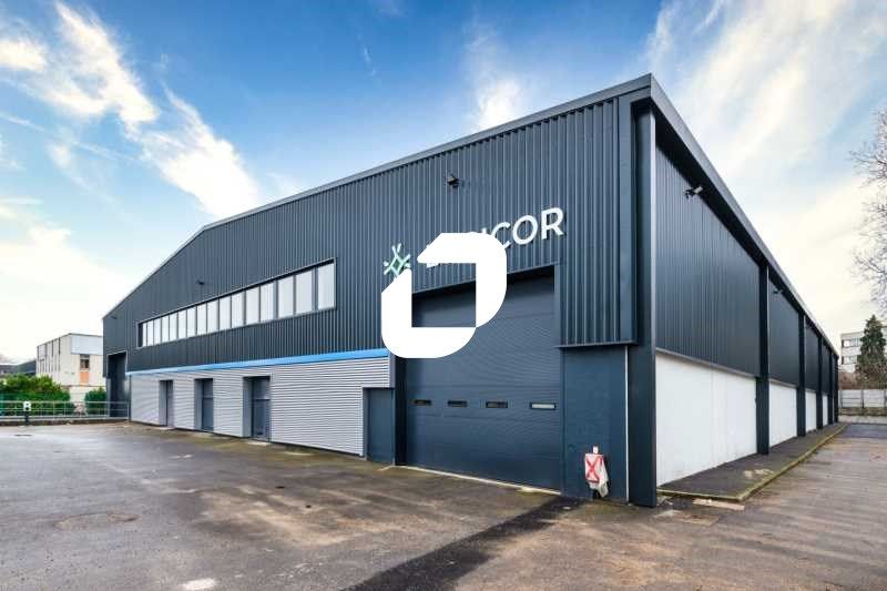 Situé dans la Zone Industrielle du Coudray au Bla