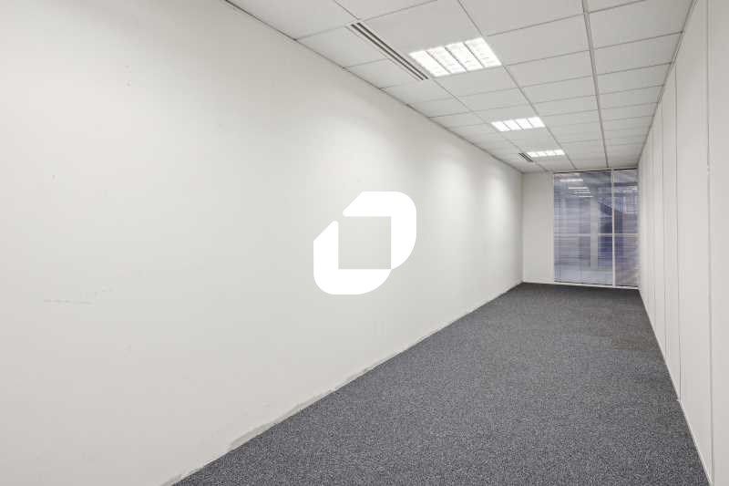 Idéalement situé au pied de la gare RER B à Orsay