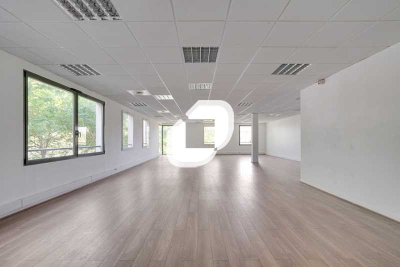 Co-exclusivité, situé à proximité de la gare « Mo