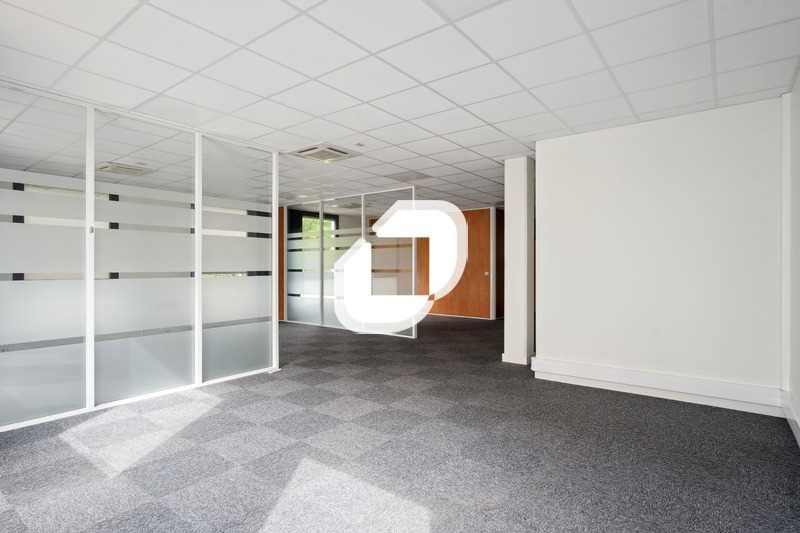 Situé dans un Parc composé de 6 immeubles en R+1 