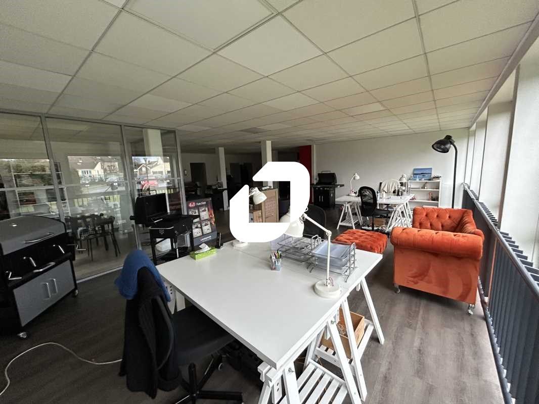 Situé au coeur de la commune d'Avon, à une dizain