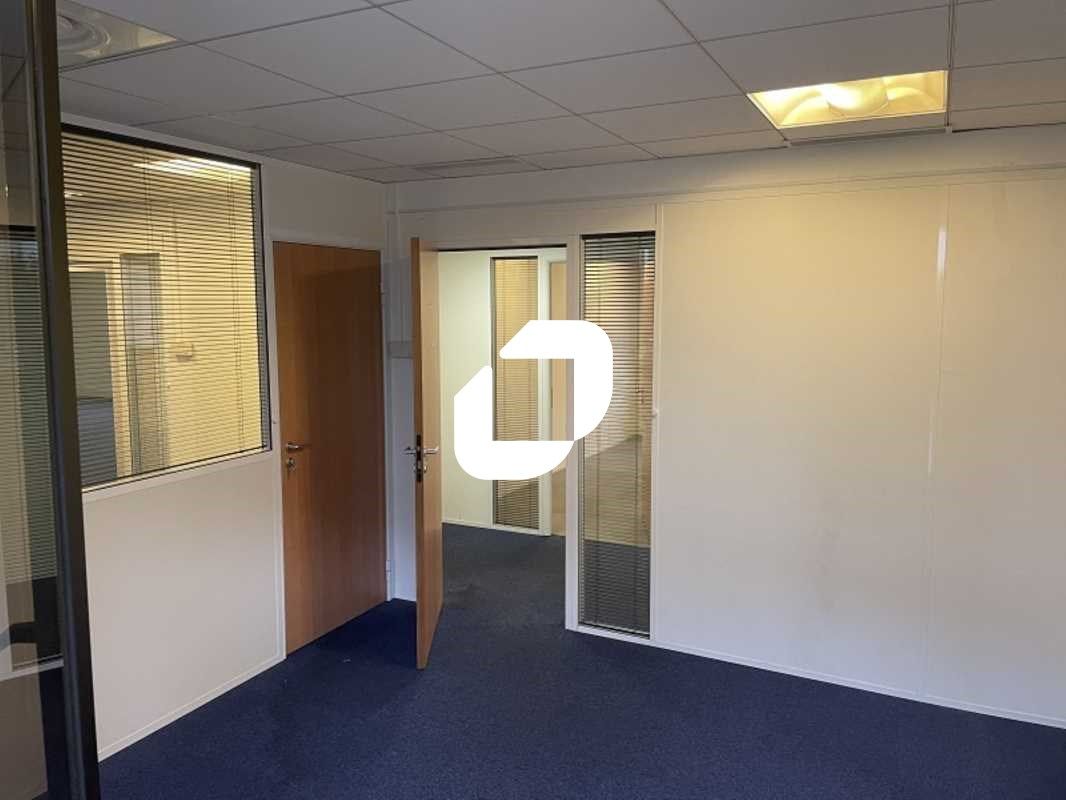 A proximité immédiate du centre commercial les Pa