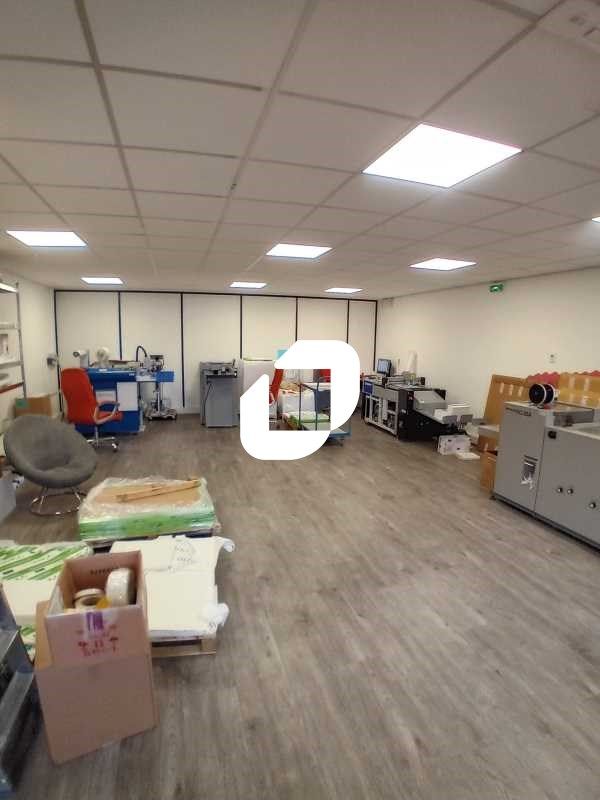 A proximité immédiate de l'Autoroute A4 et de la 