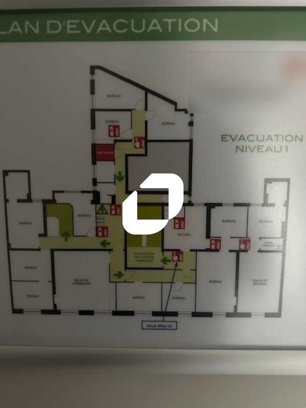 Location bureaux 377 m² non divisibles