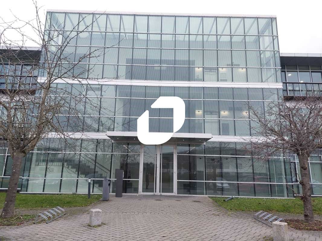 Au sein du parc d'entreprises Val Saint Quentin, 