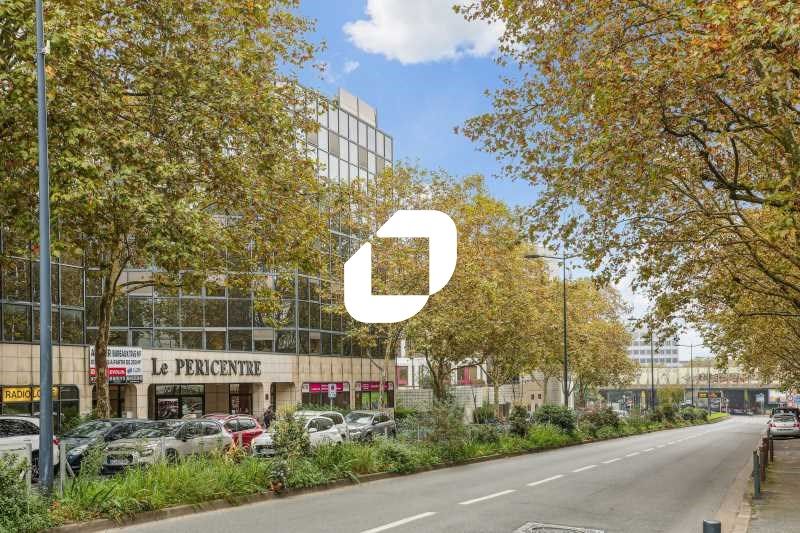 Situé dans le quartier d'affaires du Val de Fonte