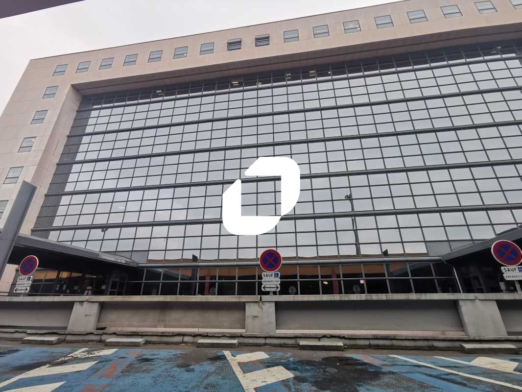 Idéalement situé à proximité immédiate du Métro l