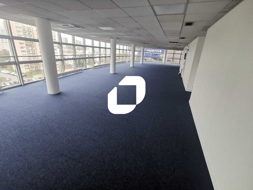 Idéalement situé à proximité immédiate du Métro l