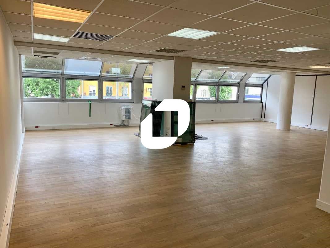 Situés en plein coeur de Sèvres, Immprove propose