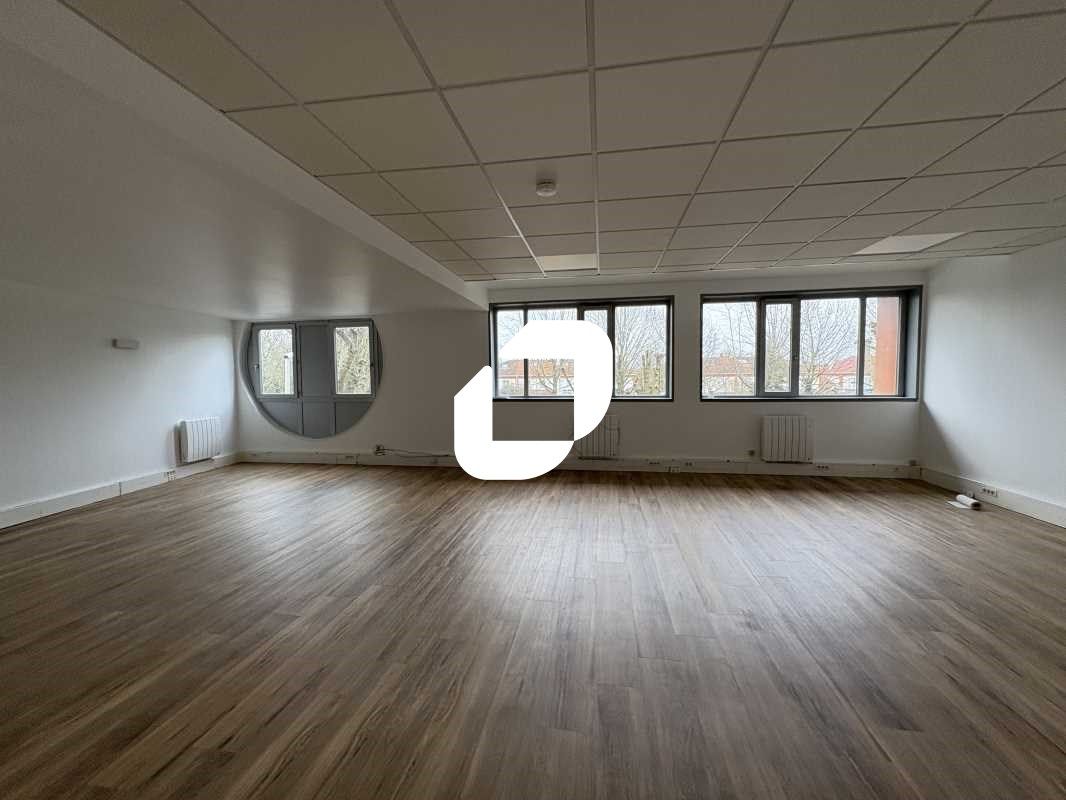 Au sein du parc tertiaire « LES PORTES DE VOISINS