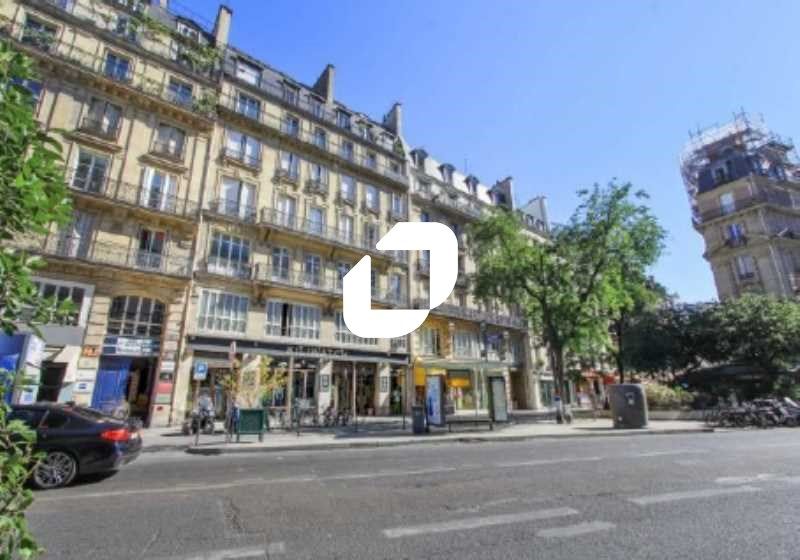 A proximité de la Place des Victoires, au sein d'