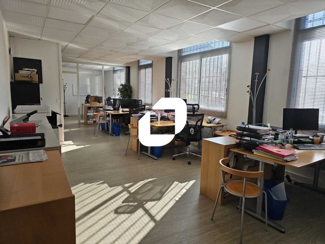 Dans une petite copropriété au calme, Immprove vo