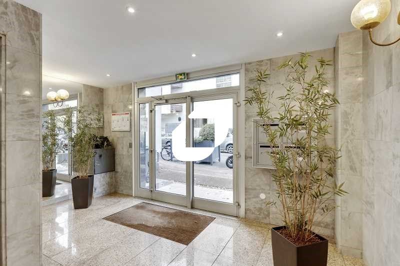 À proximité des transports, dans un immeuble tert