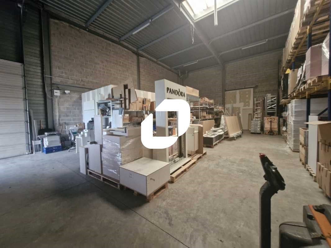 À vendre - Local d'activité de 960 m² à Ozoir-la-