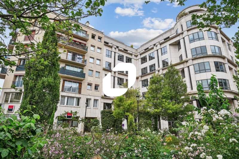 A proximité immédiate du métro, IMMPROVE vous pro