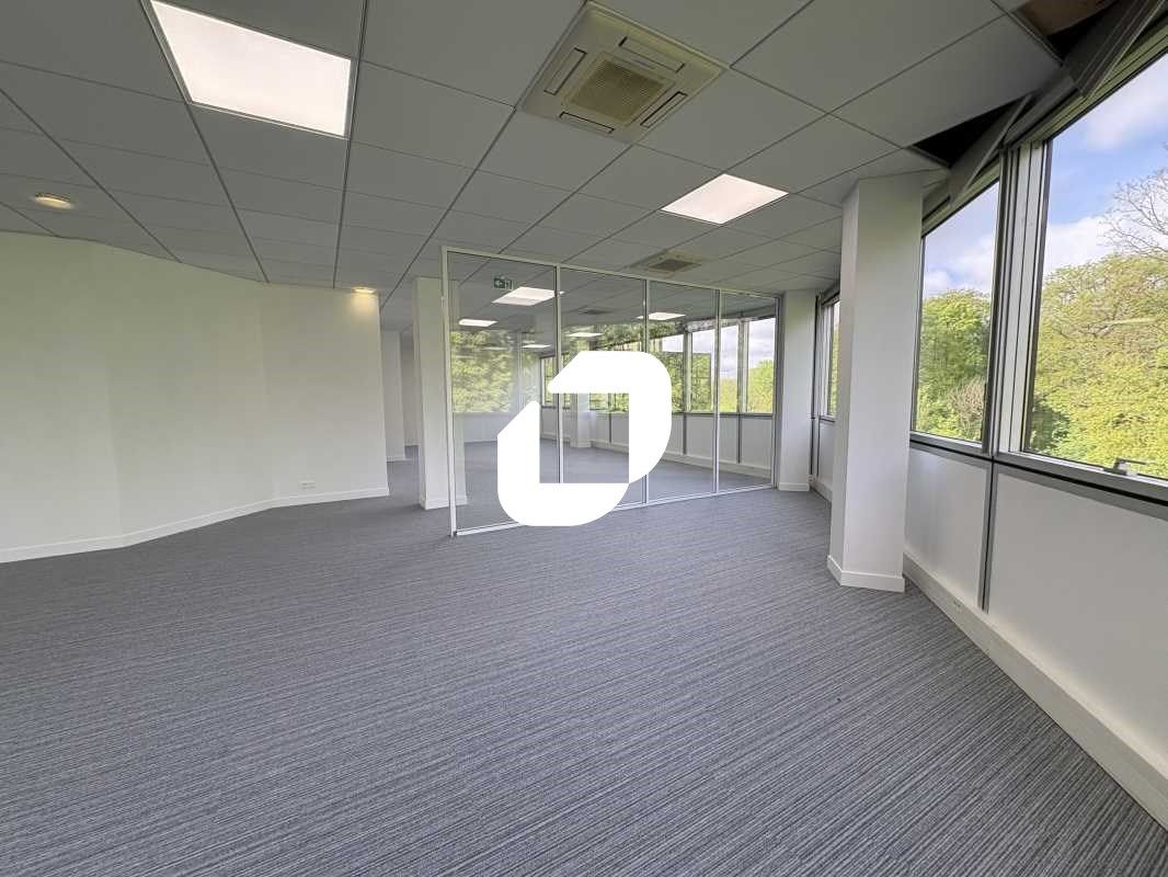 Au sein d'un parc tertiaire situé à Meudon La For