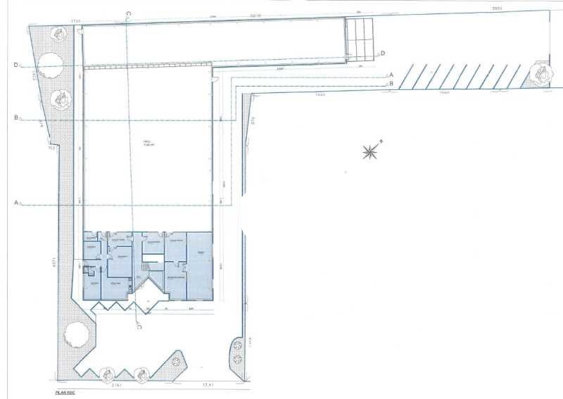 Vente entrepots 1668 m² non divisibles