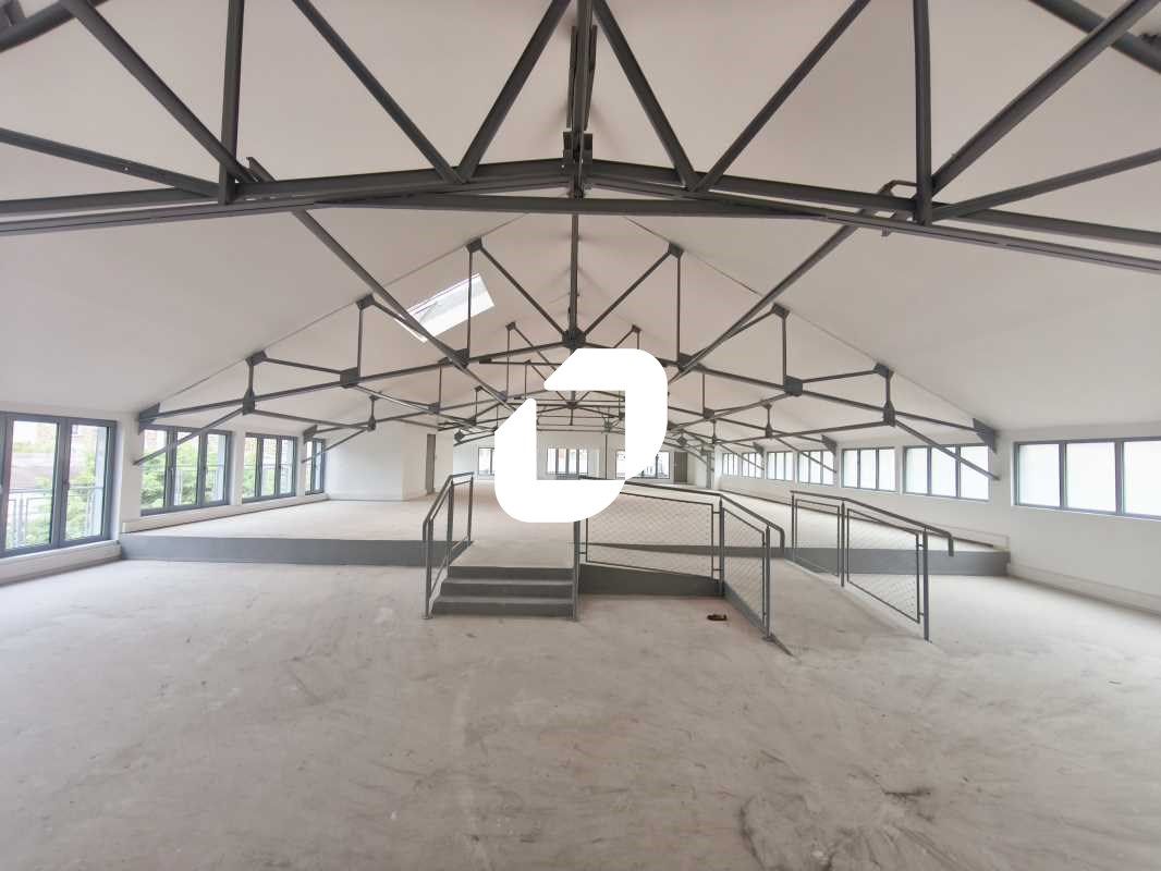 Situé à PAVILLONS SOUS BOIS, à proximité immédiat