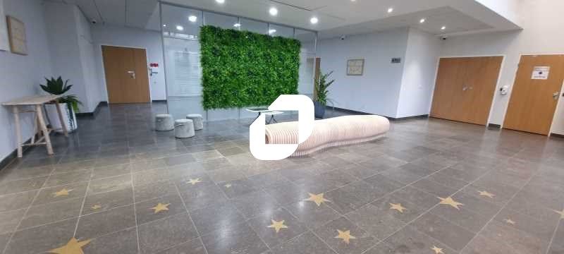 Situé en plein coeur du Val d'Europe Place d'Aria