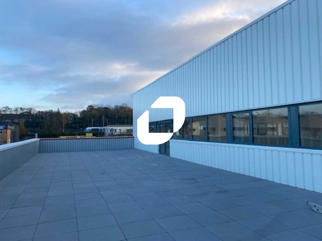 Au coeur de la Zone commerciale de Saint Ouen l'A