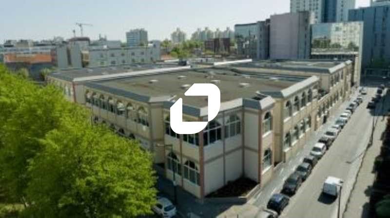 A proximité de la Porte de la Villette et des mét