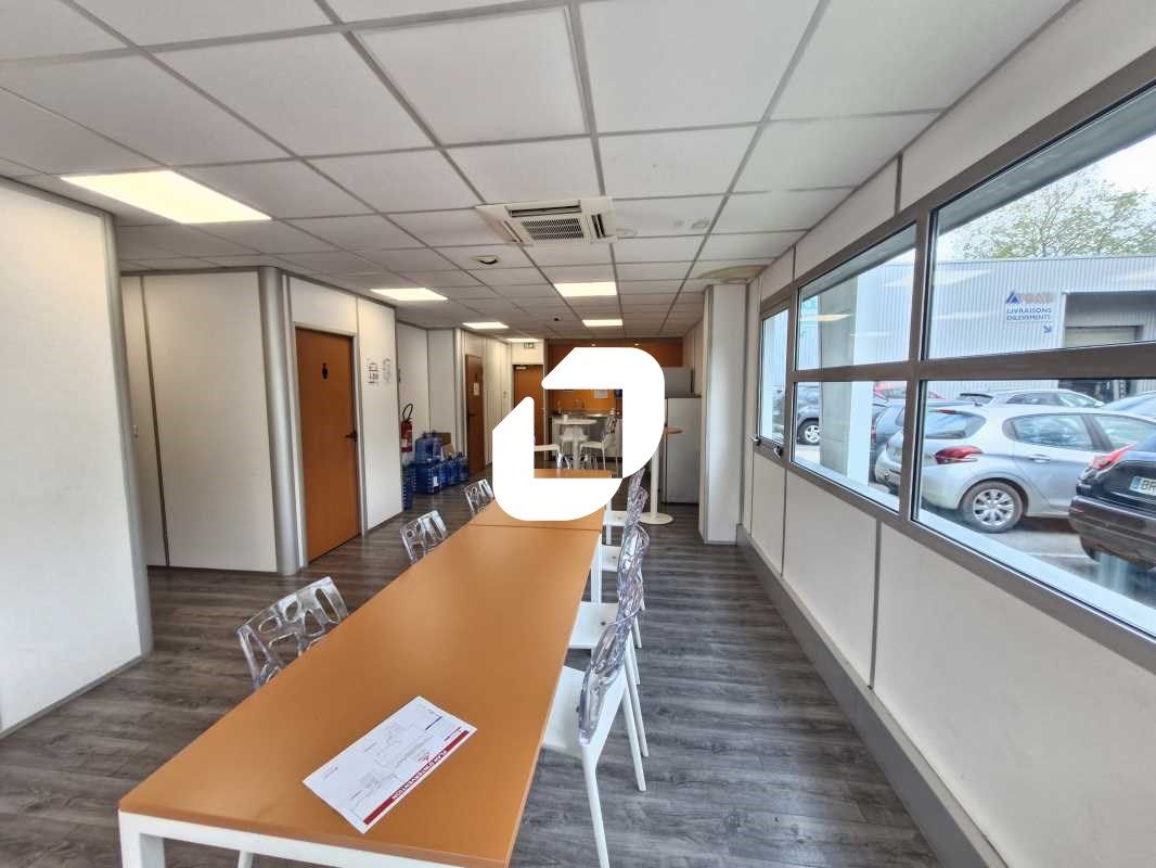 Situé au sein de la zone d'activite de Collégien 