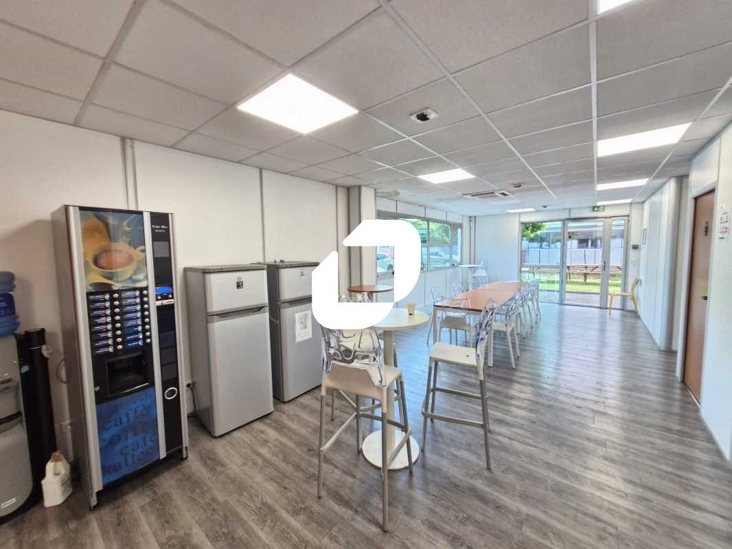 Situé au sein de la zone d'activite de Collégien 