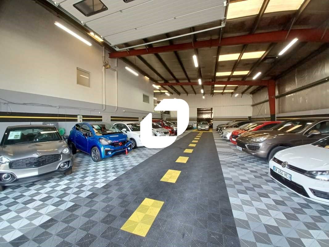 A proximité de l'autoroute A4 et A104, au sein de