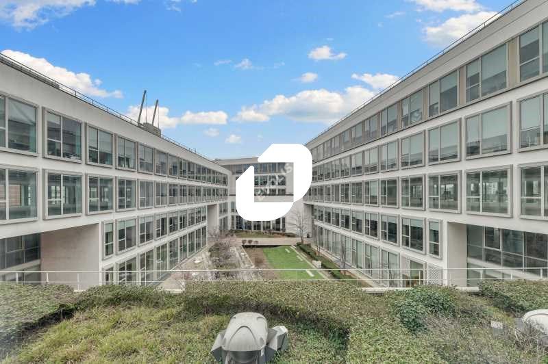 Au sein d'un bel immeuble de bureaux multiservice